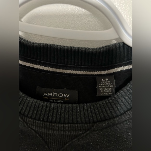 Men’s Arrow Sweater - Picture 3 of 3